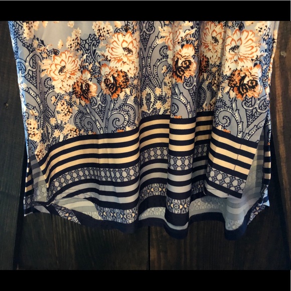 Peep Shoulder tunic - Picture 3 of 3